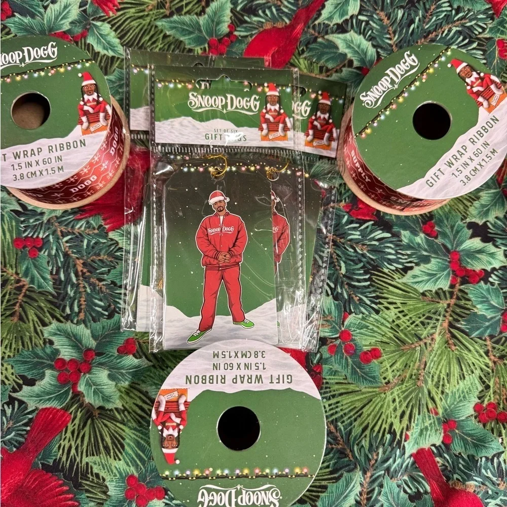 Snoop Dogg NEW Holiday Gift Wrap Ribbon Set - Red and Green and Name Tag Labels